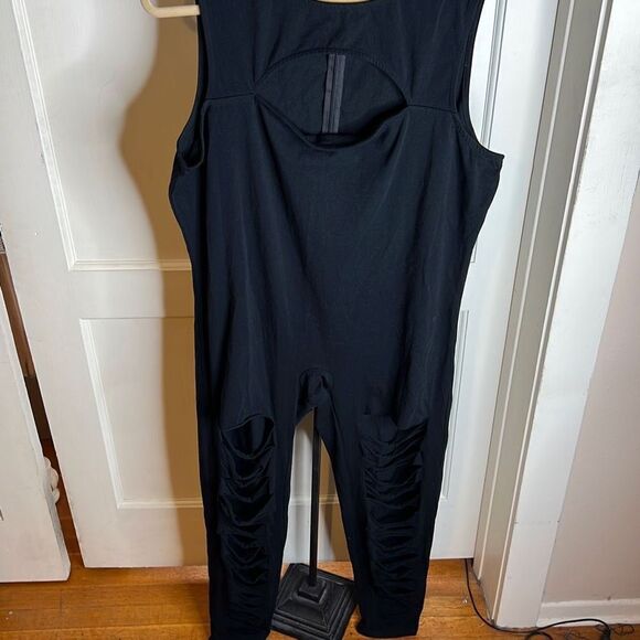 Hot Topic Distressed One piece Jumpsuit Romper Black Plus Size - Picture 2 of 5